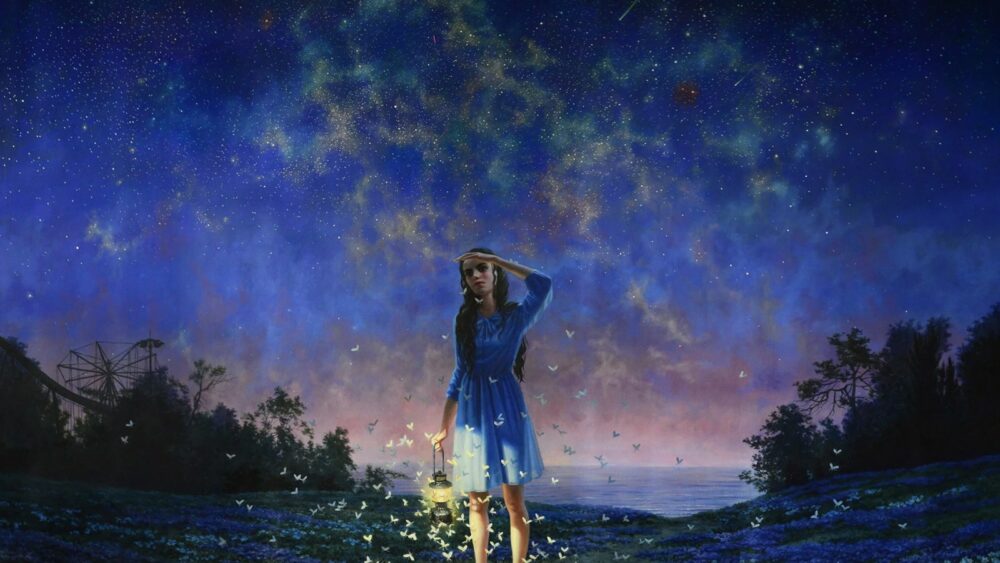 Peinture de Jana Brike : une femme en robe bleue, lanterne a la main, sous la Voie lactee