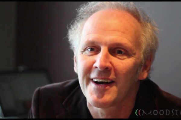 Happyview*80: Arnaud de Saint Simon - Magazine Psychologies
