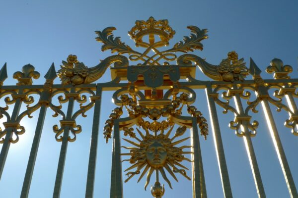 Happiness in Versailles